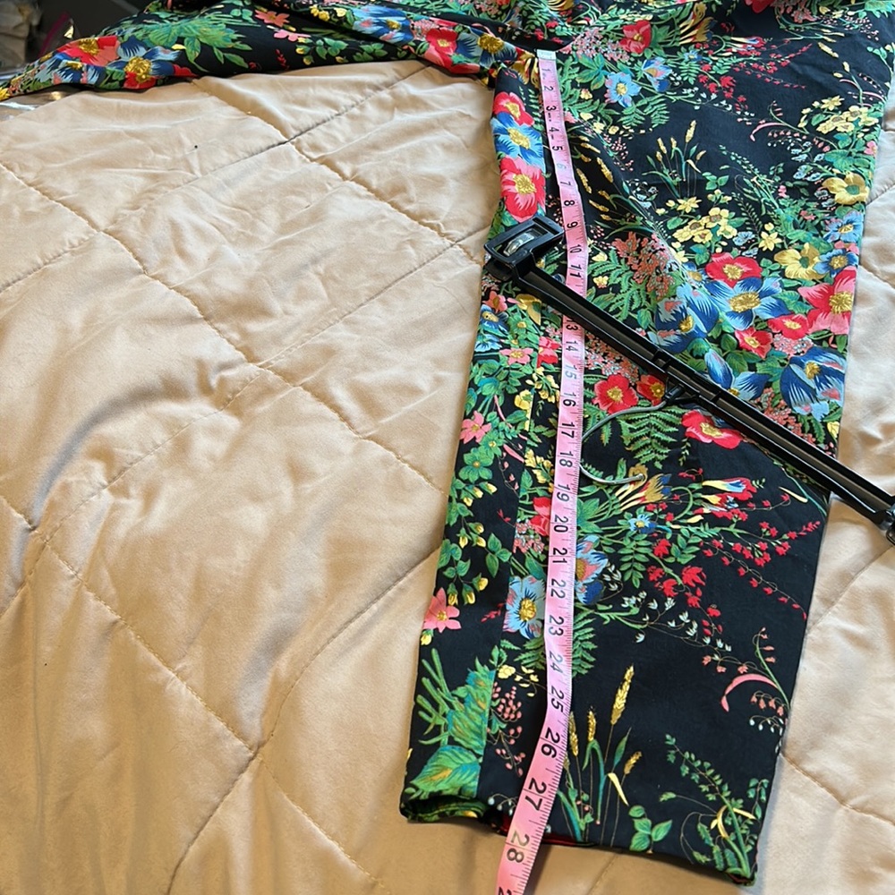 Soft Surroundings Black Floral Cropped Pants - Picture 11 of 13